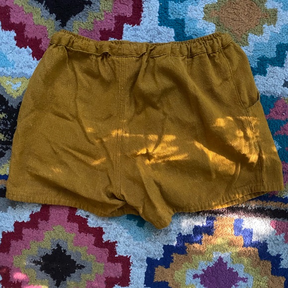 Feel good elastic shorts in mustard! - Picture 4 of 4